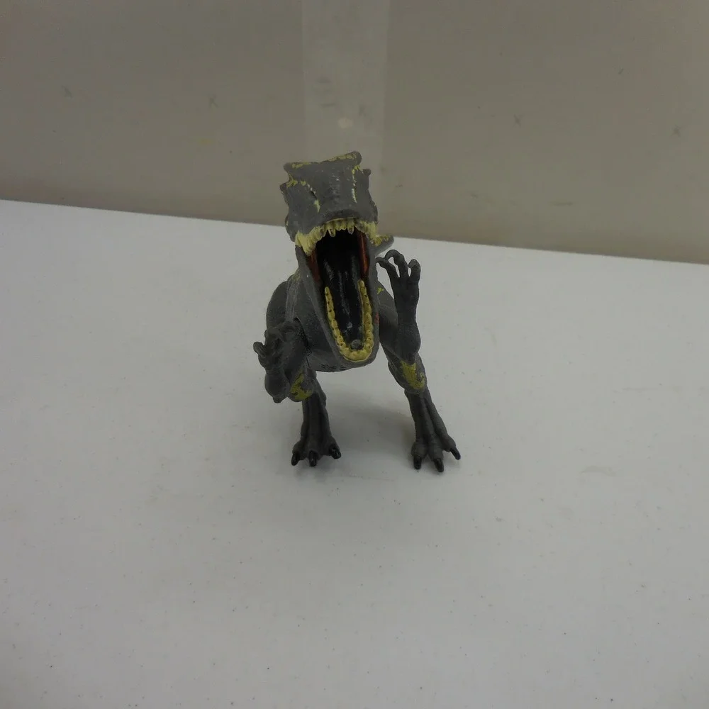 Jurassic World Roarivores Allosaurus Dinosaur Action Figure Grey Yellow Mattel